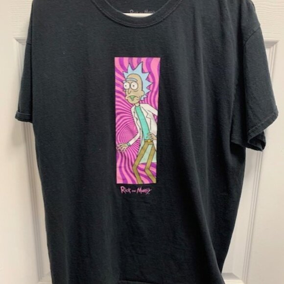 RICK& MORTY  GRAPHIC TEE - Picture 1 of 2
